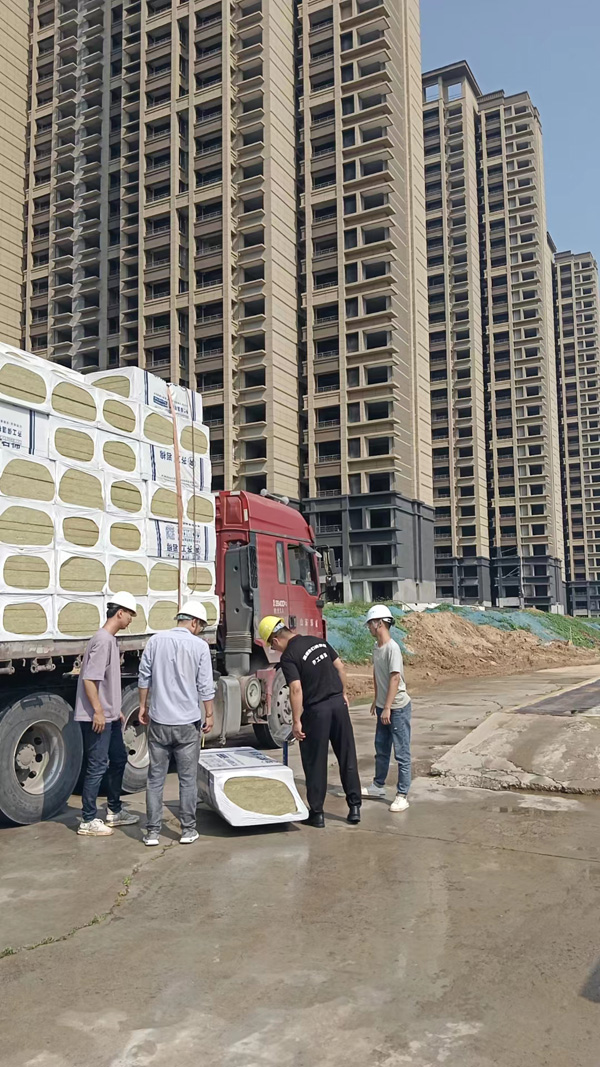 巖棉板驗收現場